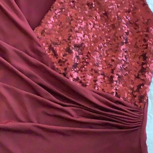 Worthington Wine Red Sleeveless Jersey Knit Sleeveless Sequined Top Size SP - Picture 4 of 10